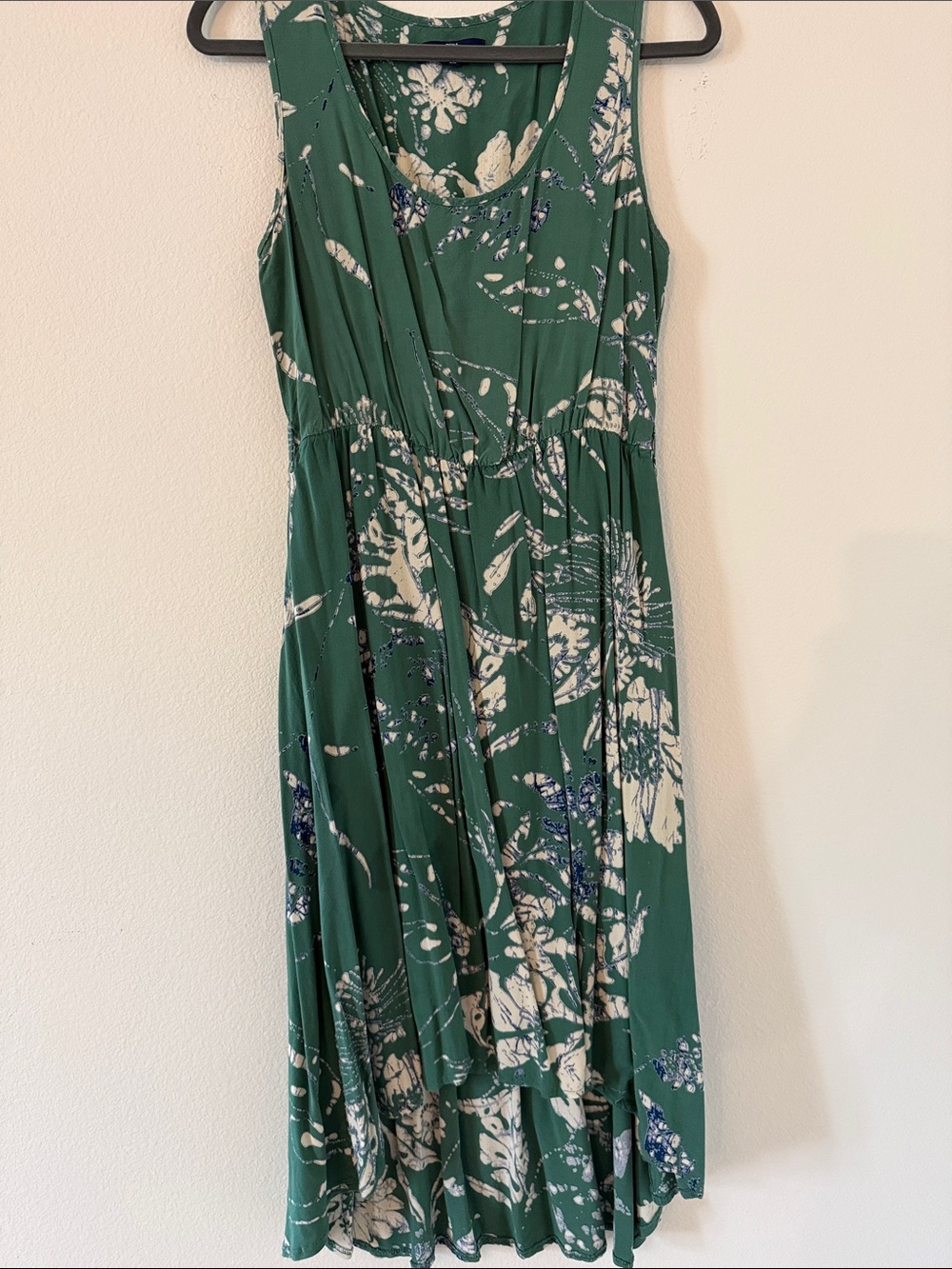 Green Floral Midi Dress with Round-Neck and Elastic Waist